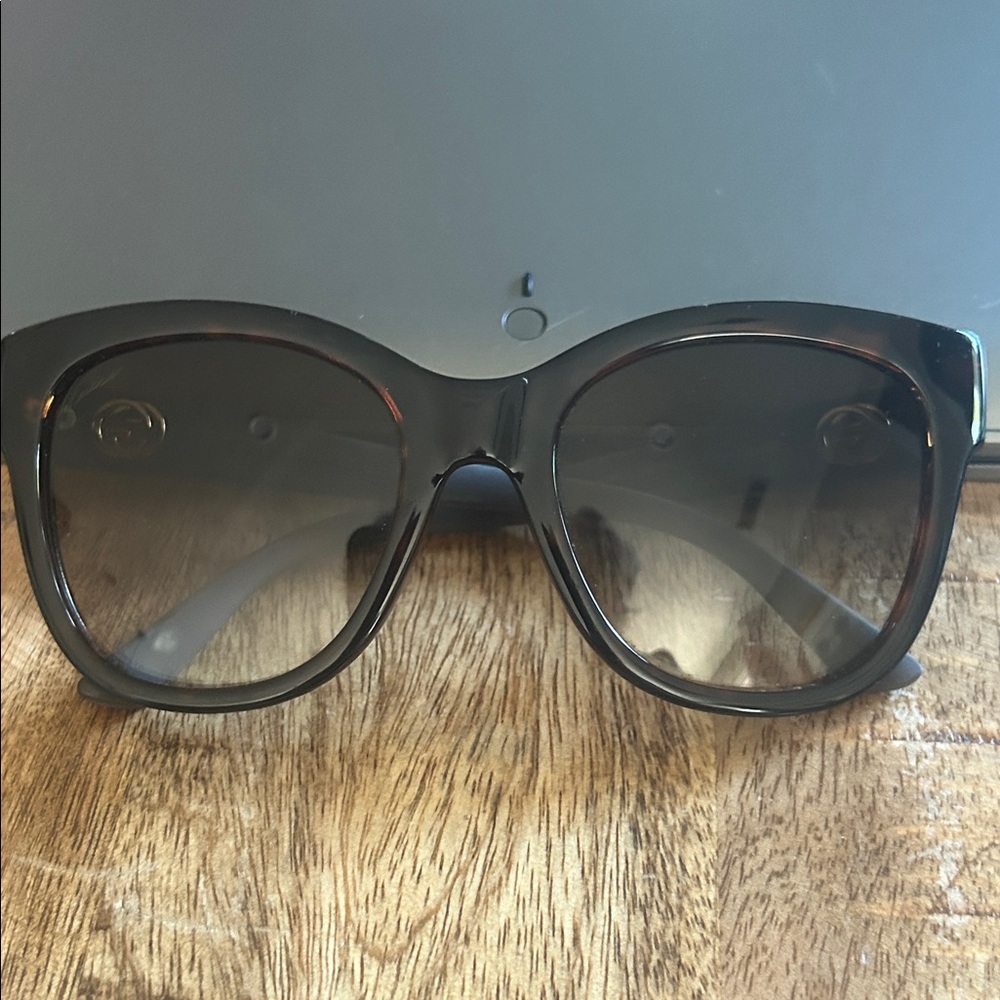 Gucci 3786 S Classic Oversized Sunglasses in Tortoiseshell